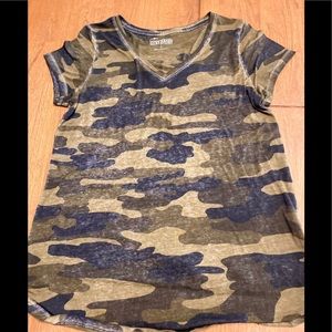 lucky burnout T-shirt size large